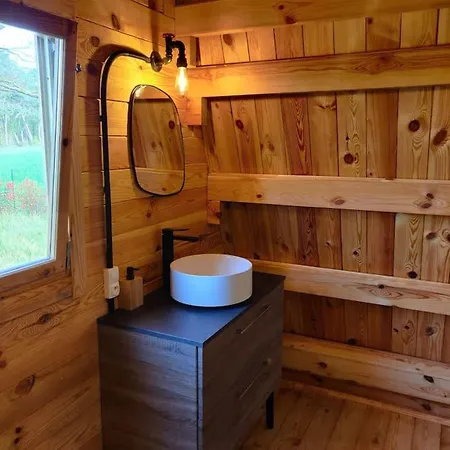 Luxury tent Tipi Cheynne Des Monteaux *