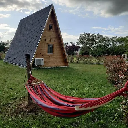 אוהל מפואר Tipi Cheynne Des Monteaux